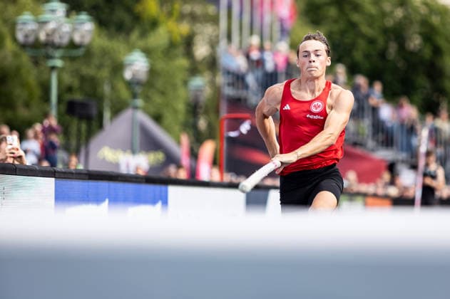 Deutsche Leichtathletik-Meisterschaften Stabhochsprung Männer; Hannover, 23.07.2026 Am Anlauf zum Stabhochsprung: Amadeus Gräber (Eintracht Frankfurt e.V.); Deutsche Leichtathletik-Meisterschaften Stabhochsprung Männer am 23.07.2026 auf dem Opernplatz in Hannover (Niedersachsen). *** German Track and Field Championships—Men’s Pole Vault, Hanover, July 23, 2026: Amadeus Gräber of Eintracht Frankfurt e.V. on the run-up for the pole vault at the German Track and Field Championships—Men’s Pole Vault on July 23, 2026, at Opernplatz in Hanover, Lower Saxony Copyright: xBEAUTIFULxSPORTS R.xSchmittx