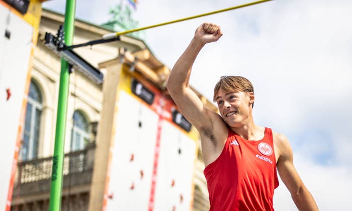 Deutsche Leichtathletik-Meisterschaften Stabhochsprung Männer; Hannover, 23.07.2026 Freut sich über 5,20 Meter: Amadeus Gräber (Eintracht Frankfurt e.V.) im Stabhochsprung; Deutsche Leichtathletik-Meisterschaften Stabhochsprung Männer am 23.07.2026 auf dem Opernplatz in Hannover (Niedersachsen). *** German Track and Field Championships—Men’s Pole Vault, Hanover, July 23, 2026 Amadeus Gräber of Eintracht Frankfurt e.V. clears 5.20 meters in the pole vault at the German Track and Field Championships – Men’s Pole Vault on July 23, 2026, at Opernplatz in Hanover, Lower Saxony Copyright: xBEAUTIFULxSPORTS R.xSchmittx