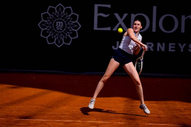 MSC Hamburg Ladies Open - Day 4 Elsa Jacquemot of France plays against Mayar Sherif of Egypt during their round of 16 match at the 2026 MSC Hamburg Ladies Open women s tennis tournament at Am Rothenbaum in Hamburg, Germany. Hamburg Hamburg Germany  Copyright: xOwenxHammondx originalFilename:hammond-2026msch260723_npzxv.jpg