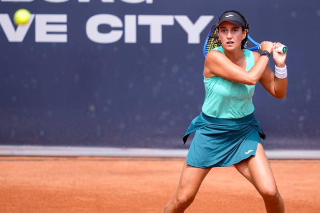 MSC Hamburg Ladies Open - Day 4 Leyre Romero Gormaz of Spain plays against first seed Oleksandra Oliynykova of Ukraine during their round of 16 match at the 2026 MSC Hamburg Ladies Open Women s tennis tournament at Am Rothenbaum in Hamburg, Germany. Hamburg Hamburg Germany  Copyright: xOwenxHammondx originalFilename:hammond-2026msch260723_np0uY.jpg