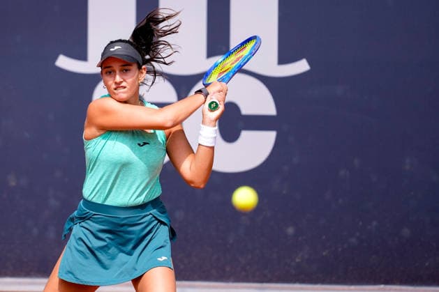 MSC Hamburg Ladies Open - Day 4 Leyre Romero Gormaz of Spain plays against first seed Oleksandra Oliynykova of Ukraine during their round of 16 match at the 2026 MSC Hamburg Ladies Open Women s tennis tournament at Am Rothenbaum in Hamburg, Germany. Hamburg Hamburg Germany  Copyright: xOwenxHammondx originalFilename:hammond-2026msch260723_npJOw.jpg