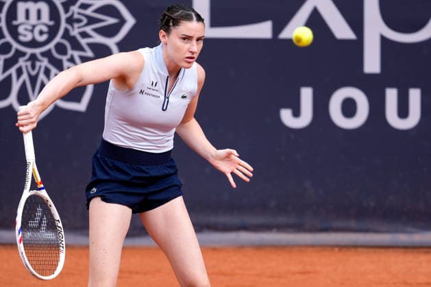 MSC Hamburg Ladies Open - Day 4 Elsa Jacquemot of France plays against Mayar Sherif of Egypt during their round of 16 match at the 2026 MSC Hamburg Ladies Open women s tennis tournament at Am Rothenbaum in Hamburg, Germany. Hamburg Hamburg Germany  Copyright: xOwenxHammondx originalFilename:hammond-2026msch260723_npQ2c.jpg