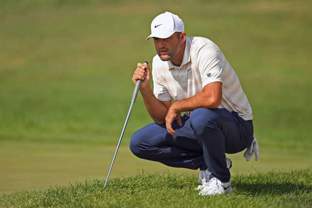 BLAINE, MN - JULY 24: Scottie Scheffler reads the green on the 1st hole during the first round of the 3M Open on July 24, 2026, at TPC Twin Cities in Blaine, MN. (Photo by Nick Wosika Icon Sportswire) GOLF: JUL 24 PGA, Golf Herren 3M Open EDITORIAL USE ONLY Icon202607243015