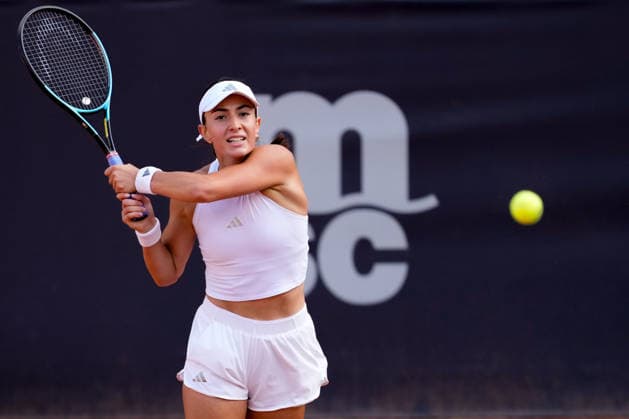 MSC Hamburg Ladies Open - Day 4 Elina Avanesyan of Armenia plays against seventh seed Yulia Putintseva of Kazakhstan during their round of 16 match at the 2026 MSC Hamburg Ladies Open Women s tennis tournament at Am Rothenbaum in Hamburg, Germany. Hamburg Hamburg Germany  Copyright: xOwenxHammondx originalFilename:hammond-2026msch260723_npg5v.jpg
