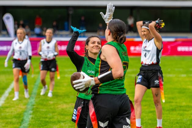 Munich Spatzen (grün) gegen Düsseldorf Firecats (weiß) - Halbfinale Frauen - Flag Football - Die Finals 2026 (24.07.2026, Hannover Erika-Fisch-Stadion (Hannover, GER), *** Munich Spatzen (green) vs. Düsseldorf Firecats (white) Women s Flag Football Semifinal, The Finals 2026, July 24, 2026, Erika Fisch Stadium, Hanover, GER, Copyright: xJanxGuentherx
