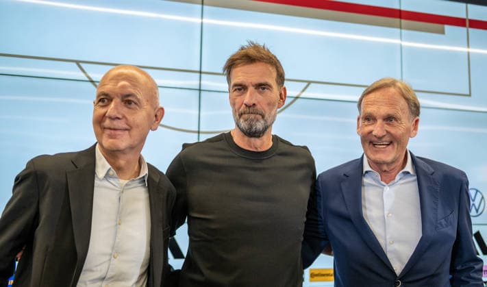 24.07.2026, xfux, Fussball DFB-Medientermine, Pressekonferenz DFB Team - Vorstellung Trainer Jürgen Klopp v.l. Praesident Präsident Bernd Neuendorf (Deutscher Fussball-Bund DFB), Trainer Juergen Juergen Nobert Klopp (Deutsche Fussball Nationalmannschaft DFB), Hans-Joachim Aki Watzke (Vorsitzender des Aufsichtsrates des Deutschen Fussball Bund DFB) (DFL DFB REGULATIONS PROHIBIT ANY USE OF PHOTOGRAPHS as IMAGE SEQUENCES and or QUASI-VIDEO) Frankfurt am Main *** July 24, 2026, xfux, DFB Soccer Media Events, DFB Team Press Conference, Introduction of Coach Jürgen Klopp, from left: President Bernd Neuendorf of the German Soccer Association (DFB), Coach Jürgen Norbert Klopp of the German National Soccer Team (DFB), Hans Joachim Aki Watzke, Chairman of the Supervisory Board of the German Football Association (DFB) and the German Football League (DFL). DFB REGULATIONS PROHIBIT ANY USE OF PHOTOGRAPHS AS IMAGE SEQUENCES AND OR QUASI-VIDEO. Frankfurt am Main