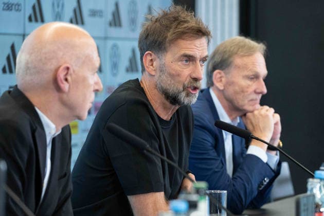 v.l. Bernd NEUENDORF (GER, DFB Praesident) Trainer Bundestrainer Juergen KLOPP (Jürgen, GER) Hans-Joachim WATZKE, DFB-Vizepraesident, Pressekonferenz des DFB zur Vorstellung von Juergen Klopp als neuer Fussball-Bundestrainer, DFB-Campus in Frankfurt am 24.07.2026 Â *** From left: Bernd NEUENDORF, GER, DFB President; National Team Coach Jürgen KLOPP, GER; Hans Joachim WATZKE, DFB Vice President, DFB press conference to introduce Juergen Klopp as the new national soccer team coach, DFB Campus in Frankfurt on July 24, 2026 Â