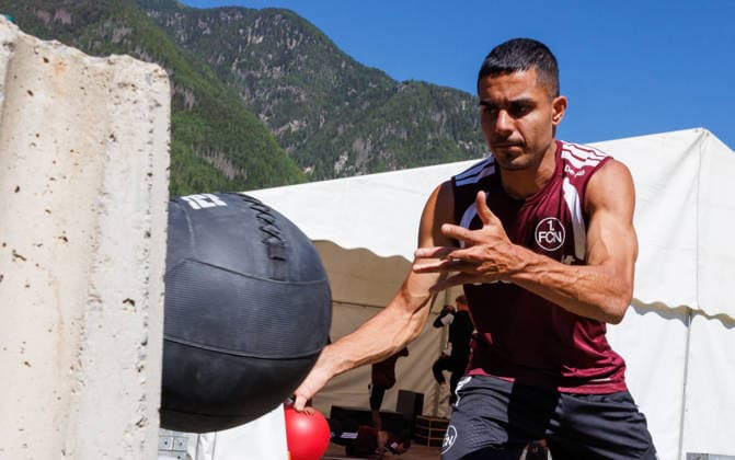 24.07.2026 - Fussball - 2. Fussball-Bundesliga - Saison 2026 2027 - 1. FC Nürnberg FCN Club - Trainingslager Sommer Sommertrainingslager Gais - Bruneck - Südtirol - Zink DaMa - xdaxmax - Ioannis Masouras (21, 1. FC Nürnberg FCN ) mit Krafteinheit *** July 24, 2026 Soccer 2 Bundesliga 2026–2027 Season 1 FC Nuremberg (FCN) Club Summer Training Camp Summer Training Camp in Gais, Brunico, South Tyrol Zink DaMa xdaxmax Ioannis Masouras 21, 1 FC Nuremberg (FCN) with strength training session