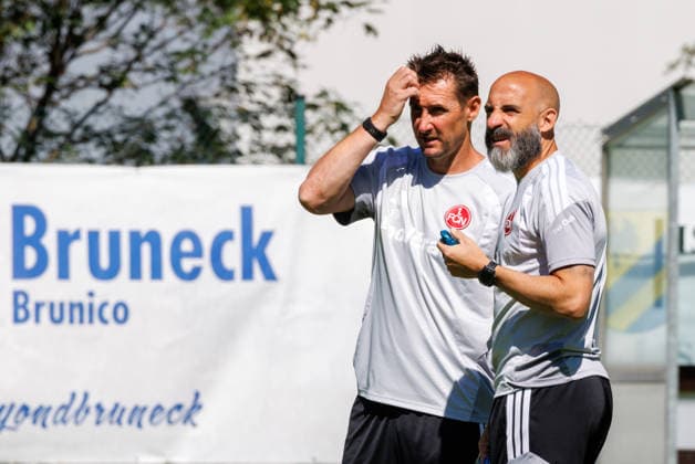 24.07.2026 - Fussball - 2. Fussball-Bundesliga - Saison 2026 2027 - 1. FC Nürnberg FCN Club - Trainingslager Sommer Sommertrainingslager Gais - Bruneck - Südtirol - Zink DaMa - xdaxmax - Miroslav Miro Klose ( Trainer 1. FC Nürnberg FCN ) Javier Pinola (Co-Trainer 1. FC Nürnberg FCN ) *** July 24, 2026 Soccer 2 Soccer Bundesliga 2026–2027 Season 1 FC Nuremberg FCN Club Summer Training Camp Summer Training Camp in Gais, Brunico, South Tyrol Zink DaMa xdaxmax Miroslav Miro Klose, Coach of 1 FC Nürnberg FCN Javier Pinola Assistant Coach 1 FC Nuremberg FCN