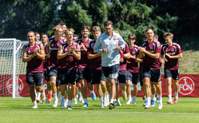 24.07.2026 - Fussball - 2. Fussball-Bundesliga - Saison 2026 2027 - 1. FC Nürnberg FCN Club - Trainingslager Sommer Sommertrainingslager Gais - Bruneck - Südtirol - Zink DaMa - xdaxmax - Mannschaft Team läuft sich warm *** July 24, 2026 Soccer 2 Bundesliga 2026–2027 Season 1 FC Nuremberg (FCN) Club Summer Training Camp Summer Training Camp in Gais, Brunico, South Tyrol Zink DaMa xdaxmax The team is warming up