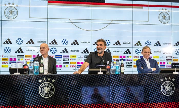24.07.2026, xfux, Fussball DFB Deutsche Fussball Nationalmannschaft - Pressekonferenz zur Vorstellung von Juergen Jürgen Klopp als Trainer Bundestrainer, v.l. Praesident Präsident Bernd Neuendorf (Deutscher Fussball-Bund DFB), Trainer Juergen Juergen Nobert Klopp (Deutsche Fussball Nationalmannschaft DFB), Hans-Joachim Aki Watzke (Vorsitzender des Aufsichtsrates des Deutschen Fussball Bund DFB) Frankfurt am Main *** July 24, 2026, xfux, Soccer DFB German National Soccer Team Press Conference to Introduce Jürgen Klopp as Head Coach, from left: President Bernd Neuendorf of the German Soccer Association (DFB), Head Coach Jürgen Norbert Klopp of the German National Soccer Team (DFB), Hans Joachim Aki Watzke, Chairman of the Supervisory Board of the German Football Association (DFB), Frankfurt am Main