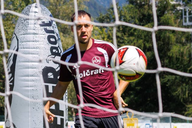 24.07.2026 - Fussball - 2. Fussball-Bundesliga - Saison 2026 2027 - 1. FC Nürnberg FCN Club - Trainingslager Sommer Sommertrainingslager Gais - Bruneck - Südtirol - Zink DaMa - xdaxmax - Julian Justvan (10, 1. FC Nürnberg FCN ) mit Torschuss *** July 24, 2026 Soccer 2 Bundesliga 2026–2027 Season 1 FC Nuremberg (FCN) Club Summer Training Camp Summer Training Camp in Gais, Brunico, South Tyrol Zink DaMa xdaxmax Julian Justvan 10, 1 FC Nuremberg (FCN) with a shot on goal