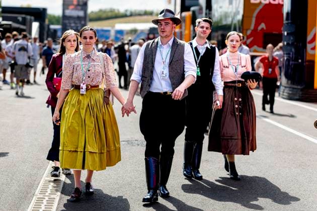 BUDAPEST - Hungarian dancers in traditional costume during the Formula 1 Hungary at the Hungaroring circuit on July 24, 2026 in Budapest, Hungary. (Photo by DeFodi Images) - *** BUDAPEST Hungarian dancers in traditional costume during the Formula 1 Hungarian Grand Prix at the Hungaroring circuit on July 24, 2026, in Budapest, Hungary. Photo by DeFodi Images