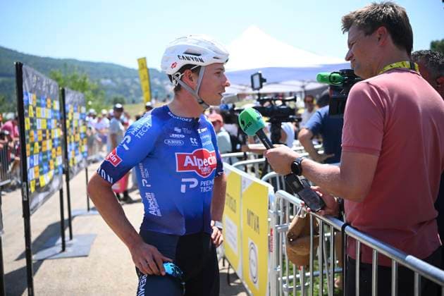 Tour de France 2026 Stage 19 ALPE D HUEZ, FRANCE - JULY 24 : Philipsen Jasper (BEL) of Alpecin - Premier Tech during stage 19 of the 113rd edition of Tour de France an UCI World Tour 2.UWT cycling road race stage for Men Elite of 128 km with start in Gap and finish in Alpe d Huez on July 24, 2026 in Alpe d Huez, France, 24 07 2026 ( Motordriver Kurt Vandenborre - Alpe d Huez France  Copyright: xGvgx
