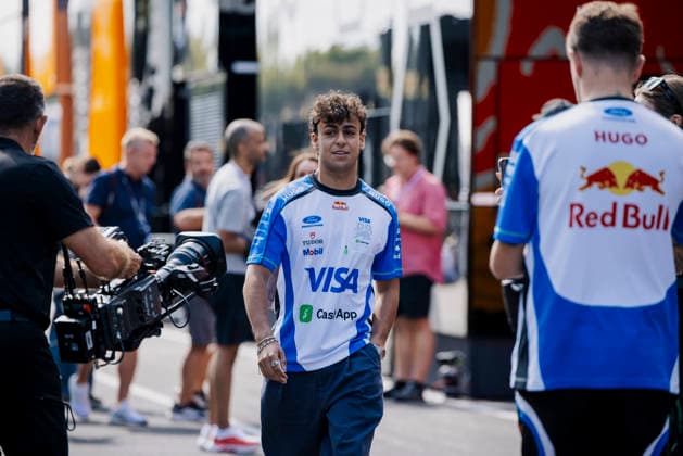Formula 1 AWS Hungarian Grand Prix 2026 Maxime Le Juste OVERTAKE MAXPPP - Budapest 24 07 2026 41 LINDBLAD Arvid (gbr), Visa Cash App Racing Bulls Formula One Team, portrait at the Formula 1 AWS Hungarian Grand Prix 2026, the 11th round of the 2026 FIA Formula 1 World Championship, WM, Weltmeisterschaft at the Hungaroring in Budapest, Hungary, from 23 to 26 July 2026 Budapest Hungaroring Hungary  Copyright: xOVERTAKE MAXPPPxMaximexLexJustex OVT202607248098 OVT202607248098