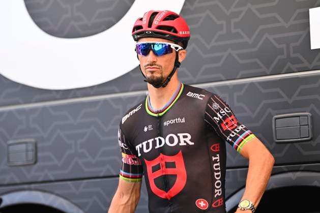 Tour de France 2026 Stage 19 ALPE D HUEZ, FRANCE - JULY 24 : Alaphilippe Julian (FRA) of Tudor Pro Cycling Team during stage 19 of the 113rd edition of Tour de France an UCI World Tour 2.UWT cycling road race stage for Men Elite of 128 km with start in Gap and finish in Alpe d Huez on July 24, 2026 in Alpe d Huez, France, 24 07 2026 ( Motordriver Kurt Vandenborre - Alpe d Huez France  Copyright: xGvgx
