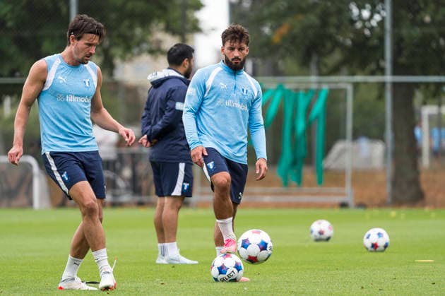 260724 Stefano Vecchia och Sead Haksabanovic under en träning med Malmö FF den 24 juli 2026 i Malmö. *** 260724 Stefano Vecchia and Sead Haksabanovic during a training session with Malmö FF on July 24, 2026, in Malmö  Copyright: CHRISTIANxÖRNBERG BB260724CO017