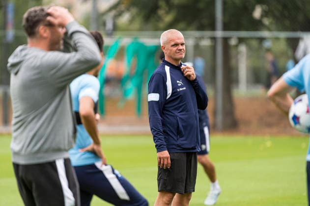 260724 Huvudtränare Gaute Helstrup under en träning med Malmö FF den 24 juli 2026 i Malmö. *** 260724 Head Coach Gaute Helstrup during a training session with Malmö FF on July 24, 2026, in Malmö  Copyright: CHRISTIANxÖRNBERG BB260724CO019
