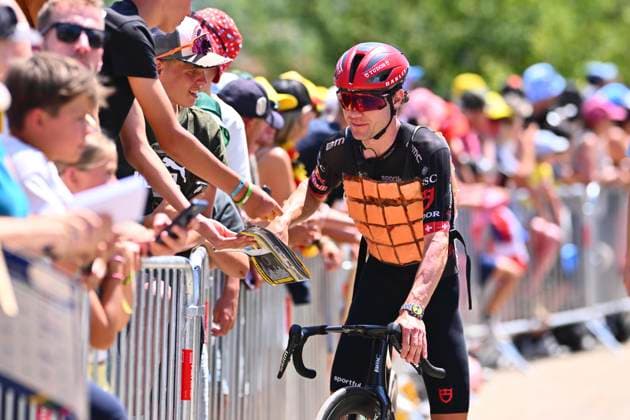 Tour de France 2026 Stage 19 ALPE D HUEZ, FRANCE - JULY 24 : Hirschi Marc (SUI) of Tudor Pro Cycling Team during stage 19 of the 113rd edition of Tour de France an UCI World Tour 2.UWT cycling road race stage for Men Elite of 128 km with start in Gap and finish in Alpe d Huez on July 24, 2026 in Alpe d Huez, France, 24 07 2026 ( Motordriver Kurt Vandenborre - Alpe d Huez France  Copyright: xGvgx