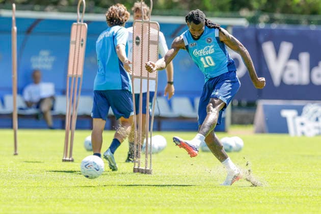 SSC Napoli preseason 2026-27 Napoli s Cameroonian midfielder Andre Frank Zambo Anguissa during eighth day SSC Napoli s 2026-27 preseason training camp in val di sole in Trentino, Dimaro Folgarida July, 19 2026. _BPH3478 Copyright: xAntonioxBalascox