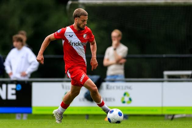 EPE , 24-07-2026 , Sportpark Ericaweg , season 2026 2027 , Dutch pre-season football , friendly match between SC Cambuur and FC Utrecht , picture shows FC Utrecht player Davy van den Berg dribbles with the ball Cambuur - Utrecht  x205177385x Copyright: