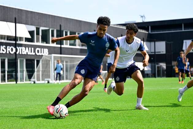 Club Brugge training camp - media activities 24 07 2026 RENNES, FRANCE - July 24 : Lemarechal Felix midfielder of Club Brugge and Tsawa Cheveyo midfielder of Club Brugge pictured during a training session on July 24, 2026 in Rennes, France, 24 07 2026 Rennes France  Copyright: xJanxDexMeuleneirx