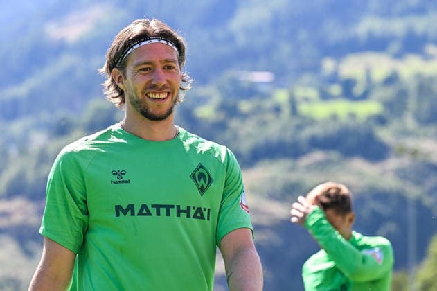 24.07.2026, AUT, Fußball, Herren, 1. Bundesliga, Trainingslager, Saison 2026 2027, Zell am Ziller, SV Werder Bremen Mitchell Weiser (Werder Bremen, 8) Zell am Ziller Parkstadion Tirol Österreich *** July 24, 2026, Austria, Soccer, Men s, 1. Bundesliga, Training Camp, 2026–2027 Season, Zell am Ziller, SV Werder Bremen, Mitchell Weiser, Werder Bremen, 8, Zell am Ziller Parkstadion, Tyrol, Austria Copyright: xNordphotox xHafnerx