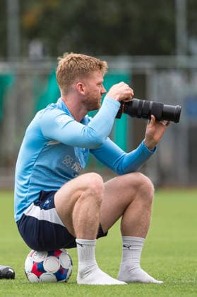 260724 Anders Christiansen fotograferar under en träning med Malmö FF den 24 juli 2026 i Malmö. *** 260724 Anders Christiansen takes photos during a training session with Malmö FF on July 24, 2026, in Malmö  Copyright: CHRISTIANxÖRNBERG BB260724CO032