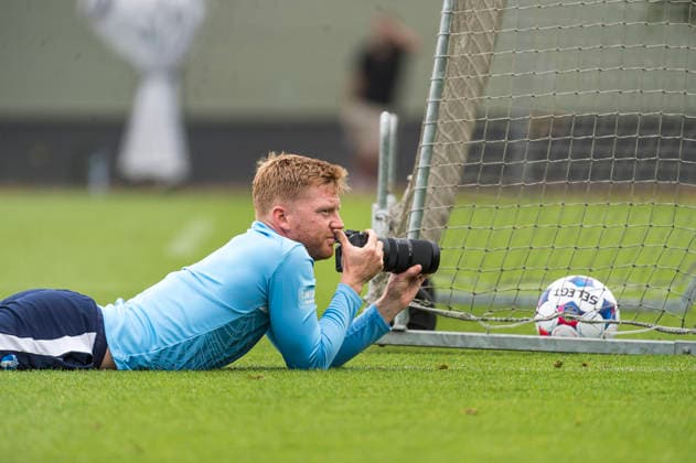 260724 Anders Christiansen fotograferar under en träning med Malmö FF den 24 juli 2026 i Malmö. *** 260724 Anders Christiansen takes photos during a training session with Malmö FF on July 24, 2026, in Malmö  Copyright: CHRISTIANxÖRNBERG BB260724CO036