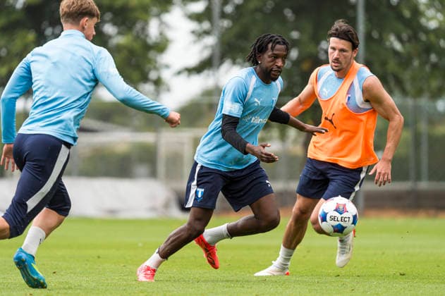 260724 Warren Kamanzi och Stefano Vecchia under en träning med Malmö FF den 24 juli 2026 i Malmö. *** 260724 Warren Kamanzi and Stefano Vecchia during a training session with Malmö FF on July 24, 2026, in Malmö  Copyright: CHRISTIANxÖRNBERG BB260724CO040