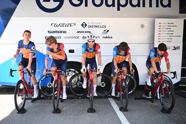 Tour de France 2026 Stage 19 ALPE D HUEZ, FRANCE - JULY 24 : riders of team Groupama - FDJ United during stage 19 of the 113rd edition of Tour de France an UCI World Tour 2.UWT cycling road race stage for Men Elite of 128 km with start in Gap and finish in Alpe d Huez on July 24, 2026 in Alpe d Huez, France, 24 07 2026 ( Motordriver Kurt Vandenborre - Alpe d Huez France  Copyright: xGvgx