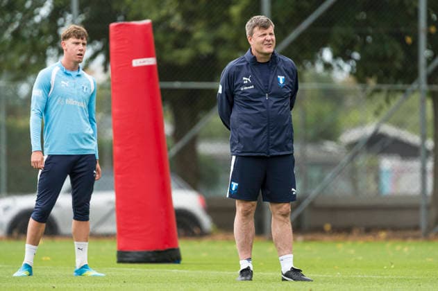260724 Viggo Jeppsson och assisterande tränare Aasmund Björkan under en träning med Malmö FF den 24 juli 2026 i Malmö. *** 260724 Viggo Jeppsson and assistant coach Aasmund Björkan during a training session with Malmö FF on July 24, 2026, in Malmö  Copyright: CHRISTIANxÖRNBERG BB260724CO063