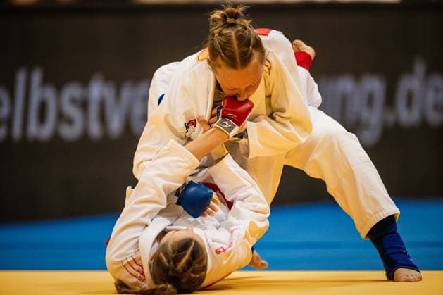 Die Finals 2026 - Ju-Jutsu, 24.07.2026 Sophie Janson (Team Nord - Rot) Charlotte Kummer (Team West - Blau) Vorrunde; Die Finals 2026 - Ju-Jutsu am 24.07.2026 in der Swiss Life Hall, Hannover *** The Finals 2026 Ju-Jutsu, July 24, 2026 Sophie Janson, Team North Red; Charlotte Kummer, Team West Blue; Preliminary Round: The Finals 2026 Ju-Jutsu on July 24, 2026, at the Swiss Life Hall, Hanover Copyright: xBEAUTIFULxSPORTS Tonhäuserx
