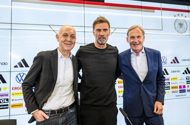 24.07.2026, xfux, Fussball DFB Deutsche Fussball Nationalmannschaft - Pressekonferenz zur Vorstellung von Juergen Jürgen Klopp als Trainer Bundestrainer, v.l. Praesident Präsident Bernd Neuendorf (Deutscher Fussball-Bund DFB), Trainer Juergen Jürgen Nobert Klopp (Deutsche Fussball Nationalmannschaft DFB), Hans-Joachim Aki Watzke (1. Vizepräsident Vizepraesident des Deutschen Fussball Bund DFB) Frankfurt am Main *** July 24, 2026, xfux, Soccer DFB German National Soccer Team Press conference to introduce Jürgen Klopp as head coach, from left: President Bernd Neuendorf of the German Soccer Federation (DFB), Head Coach Jürgen Norbert Klopp of the German National Soccer Team (DFB), Hans Joachim Aki Watzke, 1st Vice President of the German Football Association (DFB), Frankfurt am Main