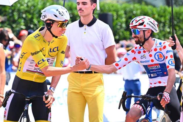 Tour de France 2026 Stage 19 ALPE D HUEZ, FRANCE - JULY 24 : Pogacar Tadej (SLO) of UAE Team Emirates - XRG and Paret-Peintre Valentin (FRA) of Soudal Quick-Step during stage 19 of the 113rd edition of Tour de France an UCI World Tour 2.UWT cycling road race stage for Men Elite of 128 km with start in Gap and finish in Alpe d Huez on July 24, 2026 in Alpe d Huez, France, 24 07 2026 ( Motordriver Kurt Vandenborre - Alpe d Huez France  Copyright: xGvgx