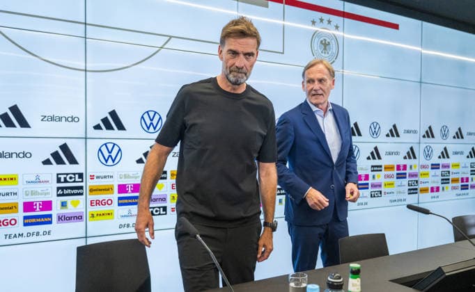 24.07.2026, xfux, Fussball DFB Deutsche Fussball Nationalmannschaft - Pressekonferenz zur Vorstellung von Juergen Jürgen Klopp als Trainer Bundestrainer, v.l. Trainer Juergen Jürgen Nobert Klopp (Deutsche Fussball Nationalmannschaft DFB), Hans-Joachim Aki Watzke (1. Vizepräsident Vizepraesident des Deutschen Fussball Bund DFB) Frankfurt am Main *** July 24, 2026, xfux, Soccer DFB German National Soccer Team Press conference to introduce Juergen Jürgen Klopp as head coach, from left: Coach Juergen Jürgen Norbert Klopp, German National Soccer Team, DFB, Hans Joachim Aki Watzke, 1st Vice President of the German Football Association (DFB), Frankfurt am Main