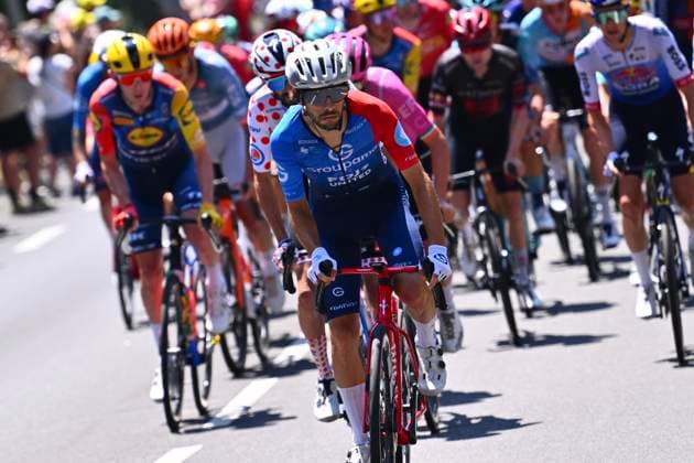 Tour de France 2026 Stage 19 ALPE D HUEZ, FRANCE - JULY 24 : Martin Guillaume (FRA) of Groupama - FDJ United during stage 19 of the 113rd edition of Tour de France an UCI World Tour 2.UWT cycling road race stage for Men Elite of 128 km with start in Gap and finish in Alpe d Huez on July 24, 2026 in Alpe d Huez, France, 24 07 2026 ( Motordriver Kurt Vandenborre - Alpe d Huez France  Copyright: xGvgx