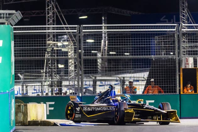 2026 FORMULA E TOKYO ePRIX 77 BARNARD Taylor (gbr), DS Penske, DS E-Tense FE25, action during the Tokyo ePrix, 14th and 15th round of the 2025-26 ABB FIA Formula E World Championship, WM, Weltmeisterschaft on the Tokyo Street Circuit from July 24 to 26, 2026 in Tokyo, Japan - TokyoJapan  Copyright: xBastienxRouxx