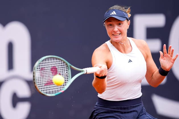 MSC Hamburg Ladies Open - Day 5 Alina Charaeva of Armenia plays during her quarterfinal match against fourth seed Anna Bondar of Hungary at the 2026 MSC Hamburg Ladies Open women s tennis tournament at Am Rothenbaum in Hamburg, Germany. Hamburg Hamburg Germany  Copyright: xOwenxHammondx originalFilename:hammond-2026msch260724_np9gV.jpg