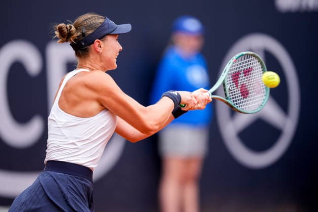 MSC Hamburg Ladies Open - Day 5 Alina Charaeva of Armenia plays during her quarterfinal match against fourth seed Anna Bondar of Hungary at the 2026 MSC Hamburg Ladies Open women s tennis tournament at Am Rothenbaum in Hamburg, Germany. Hamburg Hamburg Germany  Copyright: xOwenxHammondx originalFilename:hammond-2026msch260724_npnz4.jpg