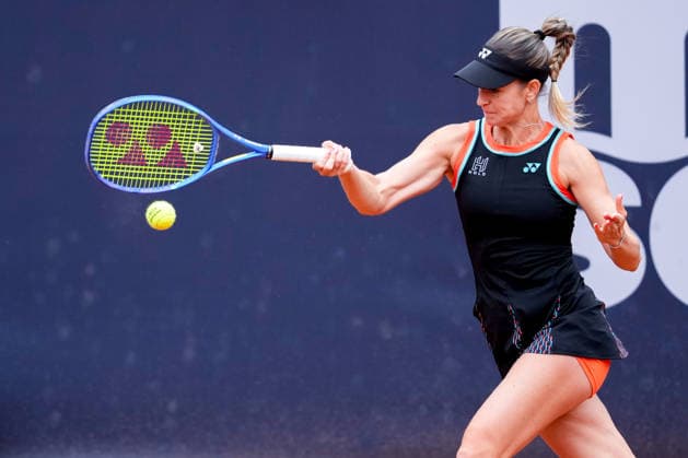 MSC Hamburg Ladies Open - Day 5 Fourth seed Anna Bondar of Hungary is in action during her quarterfinal match against Alina Charaeva of Armenia at the 2026 MSC Hamburg Ladies Open women s tennis tournament at Am Rothenbaum in Hamburg, Germany. Hamburg Hamburg Germany  Copyright: xOwenxHammondx originalFilename:hammond-2026msch260724_npUYD.jpg