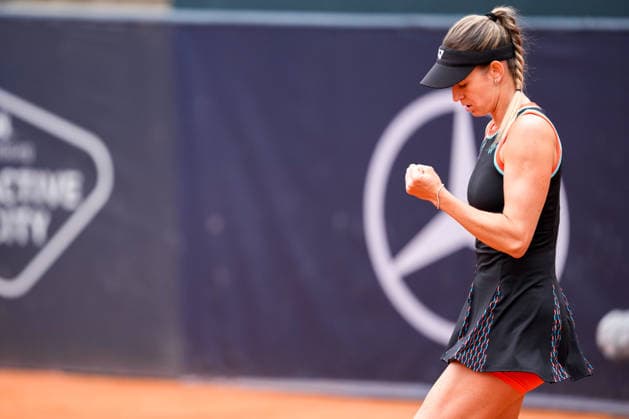 MSC Hamburg Ladies Open - Day 5 Fourth seed Anna Bondar of Hungary is in action during her quarterfinal match against Alina Charaeva of Armenia at the 2026 MSC Hamburg Ladies Open women s tennis tournament at Am Rothenbaum in Hamburg, Germany. Hamburg Hamburg Germany  Copyright: xOwenxHammondx originalFilename:hammond-2026msch260724_npY2B.jpg