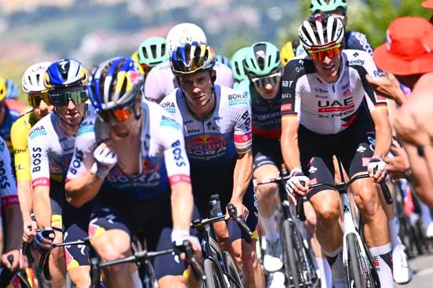 Tour de France 2026 Stage 19 ALPE D HUEZ, FRANCE - JULY 24 : Evenepoel Remco (BEL) of Red Bull - BORA - Hansgrohe, Politt Nils (GER) of UAE Team Emirates - XRG during stage 19 of the 113rd edition of Tour de France an UCI World Tour 2.UWT cycling road race stage for Men Elite of 128 km with start in Gap and finish in Alpe d Huez on July 24, 2026 in Alpe d Huez, France, 24 07 2026 ( Motordriver Kurt Vandenborre - Alpe d Huez France  Copyright: xGvgx