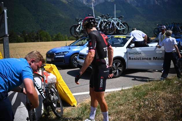 Tour de France 2026 Stage 19 ALPE D HUEZ, FRANCE - JULY 24 : crash of Haller Marco (AUT) of Tudor Pro Cycling Team during stage 19 of the 113rd edition of Tour de France an UCI World Tour 2.UWT cycling road race stage for Men Elite of 128 km with start in Gap and finish in Alpe d Huez on July 24, 2026 in Alpe d Huez, France, 24 07 2026 ( Motordriver Kurt Vandenborre - Alpe d Huez France  Copyright: xGvgx