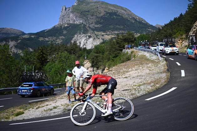 Tour de France 2026 Stage 19 ALPE D HUEZ, FRANCE - JULY 24 : rider of team Lotto Intermarche during stage 19 of the 113rd edition of Tour de France an UCI World Tour 2.UWT cycling road race stage for Men Elite of 128 km with start in Gap and finish in Alpe d Huez on July 24, 2026 in Alpe d Huez, France, 24 07 2026 ( Motordriver Kurt Vandenborre - Alpe d Huez France  Copyright: xGvgx