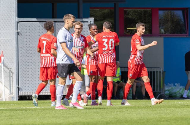 SOCCER - Freiburg vs Derby, test match IMST,AUSTRIA,24.JUL.26 - SOCCER - 1. DFL, 1. Deutsche Bundesliga, EFL Championship, SC Freiburg vs Derby County FC, test match. Image shows rejoicing of SC Freiburg.  GEPAxpictures xMichaelxKristen
