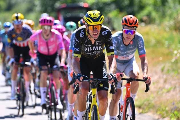 Tour de France 2026 Stage 19 ALPE D HUEZ, FRANCE - JULY 24 : Armirail Bruno (FRA) of Team Visma Lease a Bike during stage 19 of the 113rd edition of Tour de France an UCI World Tour 2.UWT cycling road race stage for Men Elite of 128 km with start in Gap and finish in Alpe d Huez on July 24, 2026 in Alpe d Huez, France, 24 07 2026 ( Motordriver Kurt Vandenborre - Alpe d Huez France  Copyright: xGvgx