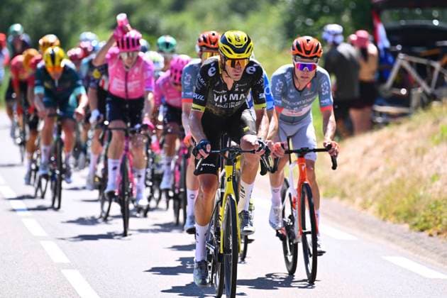 Tour de France 2026 Stage 19 ALPE D HUEZ, FRANCE - JULY 24 : Armirail Bruno (FRA) of Team Visma Lease a Bike during stage 19 of the 113rd edition of Tour de France an UCI World Tour 2.UWT cycling road race stage for Men Elite of 128 km with start in Gap and finish in Alpe d Huez on July 24, 2026 in Alpe d Huez, France, 24 07 2026 ( Motordriver Kurt Vandenborre - Alpe d Huez France  Copyright: xGvgx