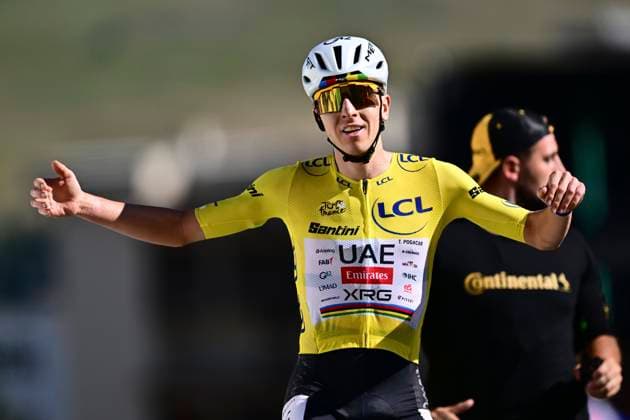 Tour de France 2026 Stage 19 ALPE D HUEZ, FRANCE - JULY 24 : Pogacar Tadej (SLO) of UAE Team Emirates - XRG wins during stage 19 of the 113rd edition of Tour de France an UCI World Tour 2.UWT cycling road race stage for Men Elite of 128 km with start in Gap and finish in Alpe d Huez on July 24, 2026 in Alpe d Huez, France, 24 07 2026 ( Motordriver Kurt Vandenborre - Alpe d Huez France  Copyright: xPeterxDexVoechtx