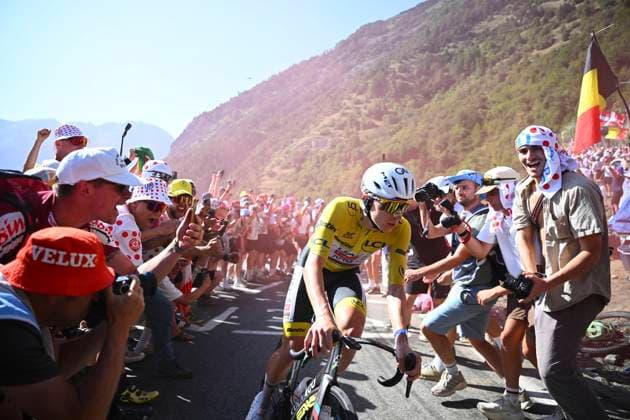 Tour de France 2026 Stage 19 ALPE D HUEZ, FRANCE - JULY 24 : Pogacar Tadej (SLO) of UAE Team Emirates - XRG during stage 19 of the 113rd edition of Tour de France an UCI World Tour 2.UWT cycling road race stage for Men Elite of 128 km with start in Gap and finish in Alpe d Huez on July 24, 2026 in Alpe d Huez, France, 24 07 2026 ( Motordriver Kurt Vandenborre - Alpe d Huez France  Copyright: xGvgx